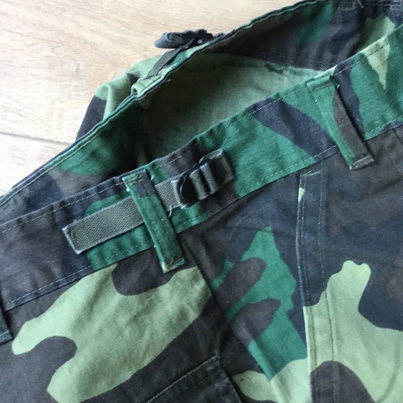 Men’s Camouflage Cargo Fatigue Type Trousers. - Picture 6 of 7